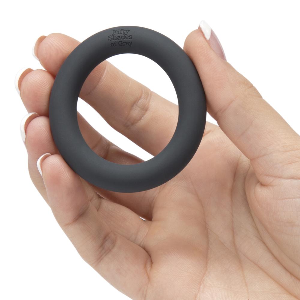 五十度灰 - 完美的 O 硅胶爱心戒指